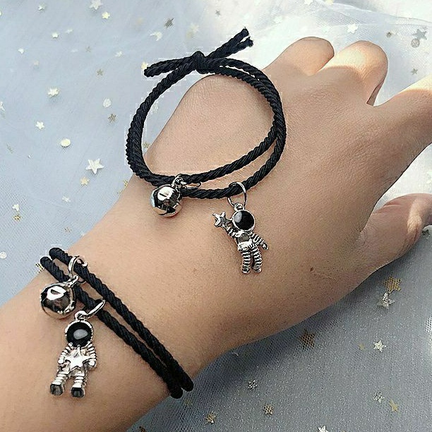 GELANG TALI ELASTIS ASTRONOT LONCENG / ASTRONAUT COUPLE BRACELET BEST FRIEND / GELANG TALI KEKINIAN