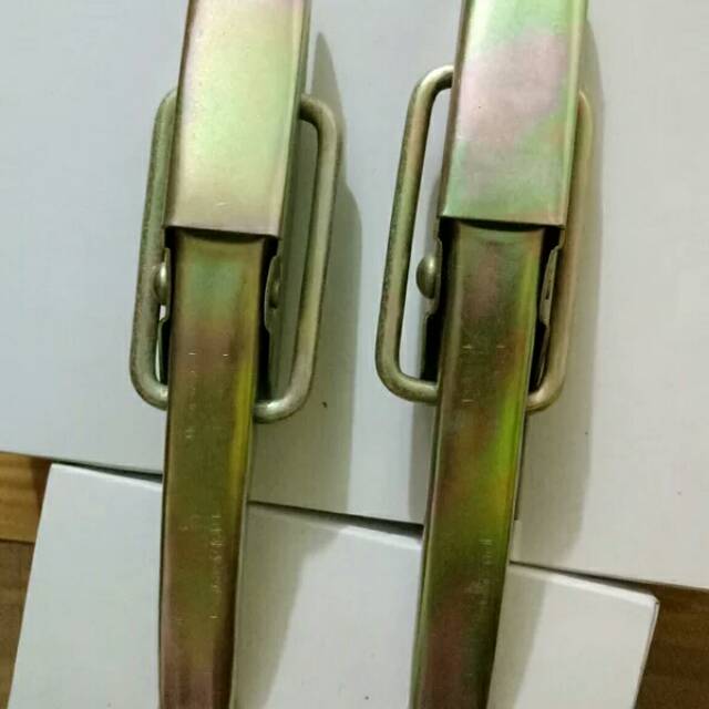 handel handle kunci bak kijang super kapsul pickup sepasang