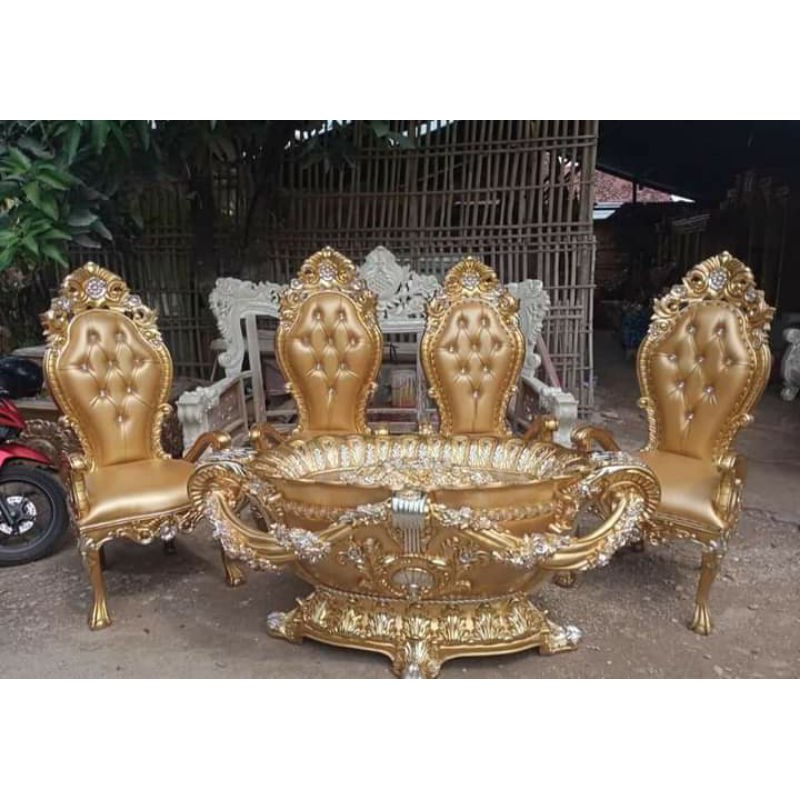 meja makan ukir mewah jepara.