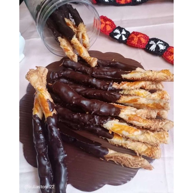 

Stick Keju Coklat (kue pastry)