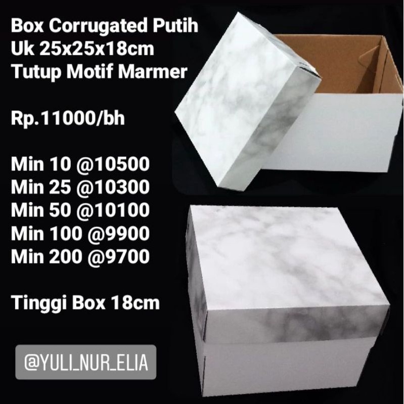 

Box Corrugated Putih 25x25x18cm Tutup Motif Marmer