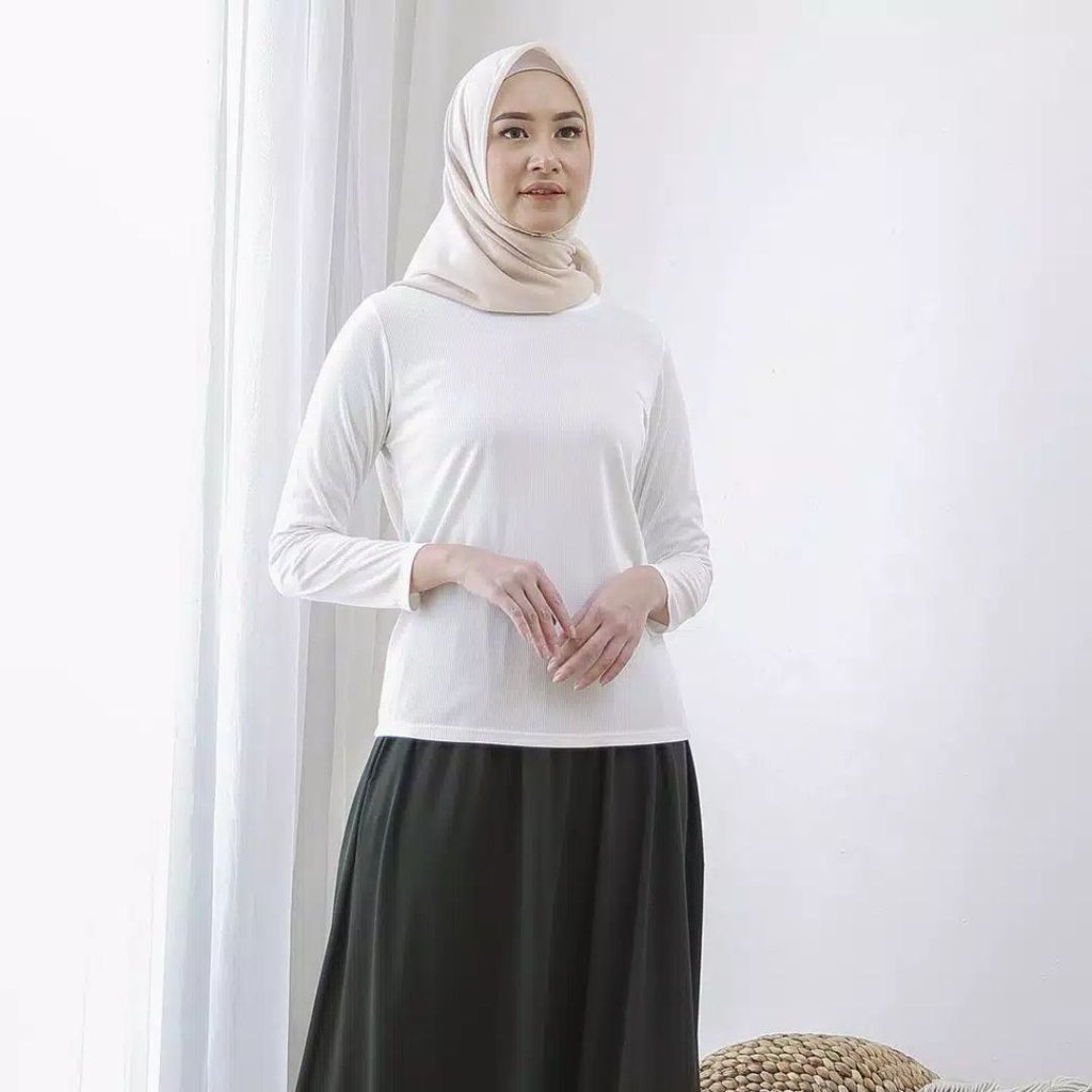 Manset Baju Kaos Polos Uniklo Spandex / Inner Wanita Muslim