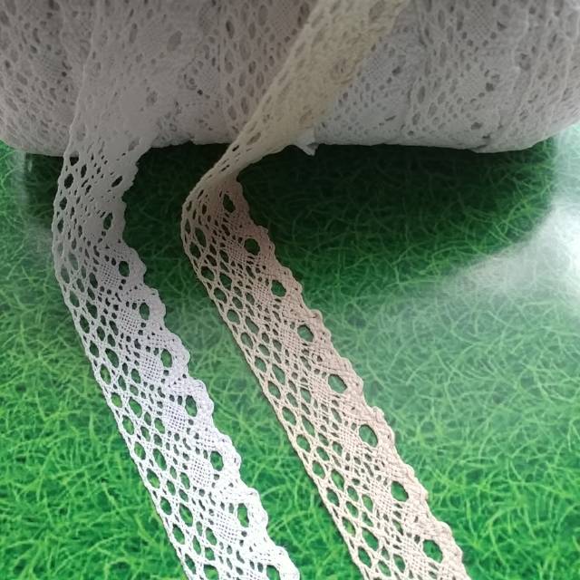 Renda Rajut/Kait 3 cm/10 yard=9 M