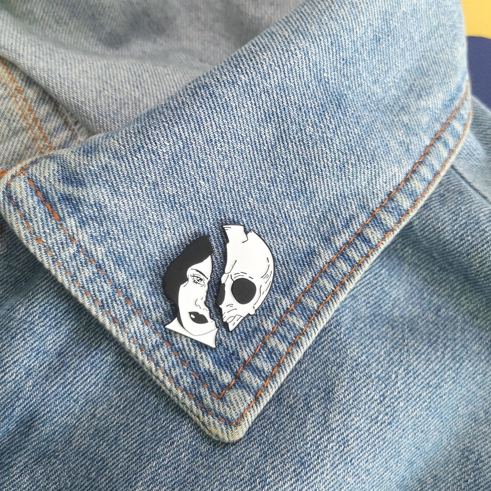 Bros Pin Enamel Desain Tengkorak Masker Rusak Gaya Goth Punk Untuk Jaket Denim