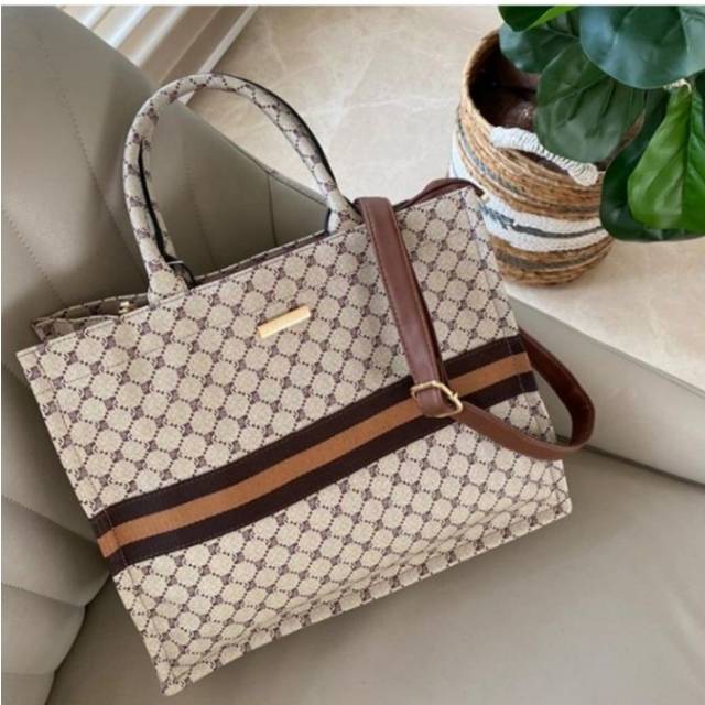 SALE PALOMINO ODELIA