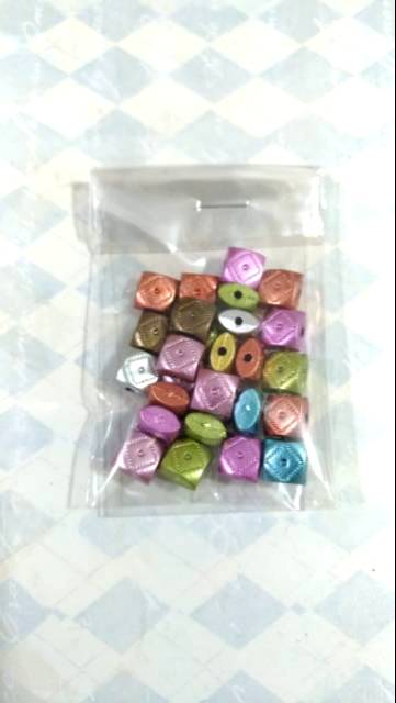 Mote SQ Kotak Ukir Wajik 6 mm Warna