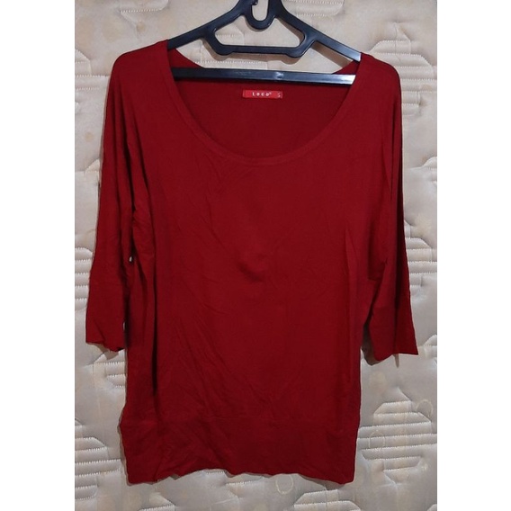 Preloved atasan wanita merah maroon