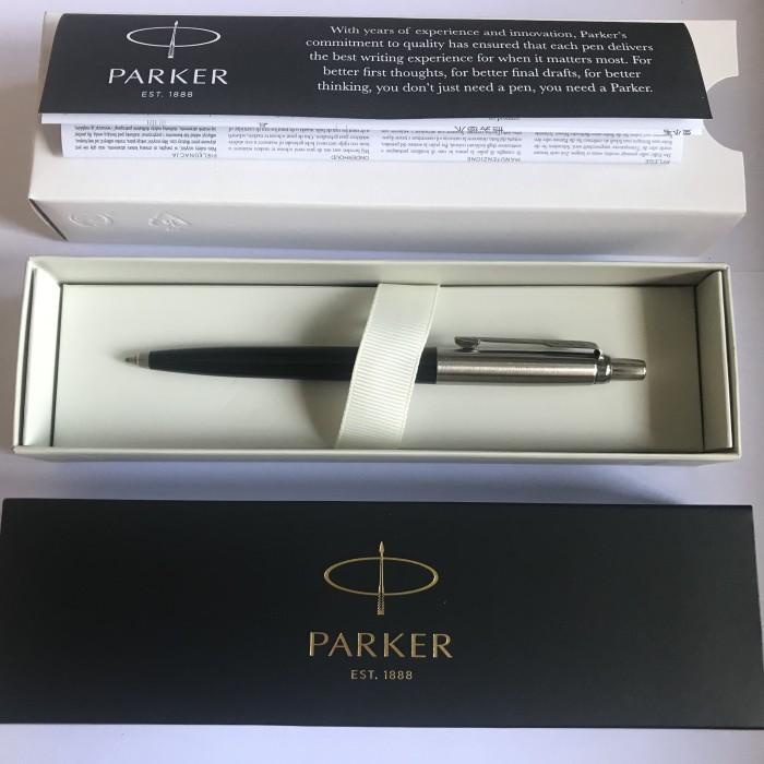 

Pulpen Parker Jotter SPC Ballpoint Black Crome Trim Berkualitas