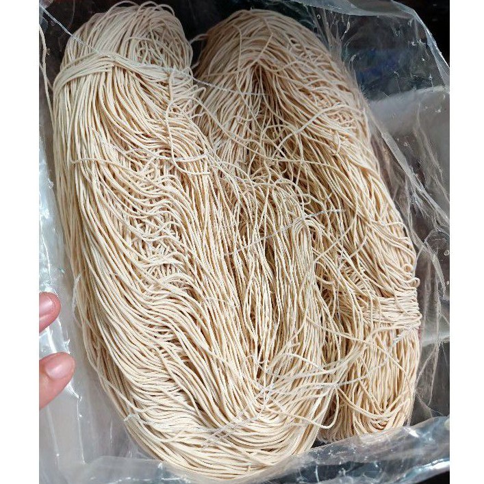 

Mie Putih Asin Asli Singkawang / Mie Ulang Tahun / Mie Panjang Umur / Mie Sua / Miensien / Miesua