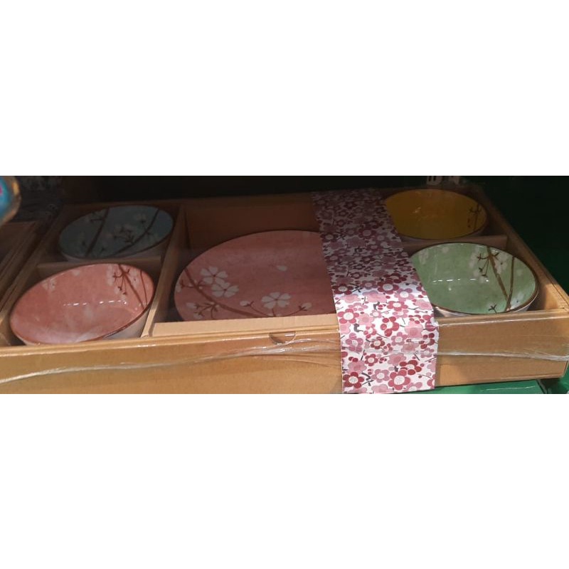 

HAMPERS MANGKUK set 5 IDUL FITRI LEBARAN MOTIF BUNGA SAKURA WARNA