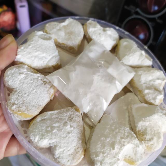 

Putri salju buatan sendiri renyah,gurih,lembut + gula tambahan uk.500gr