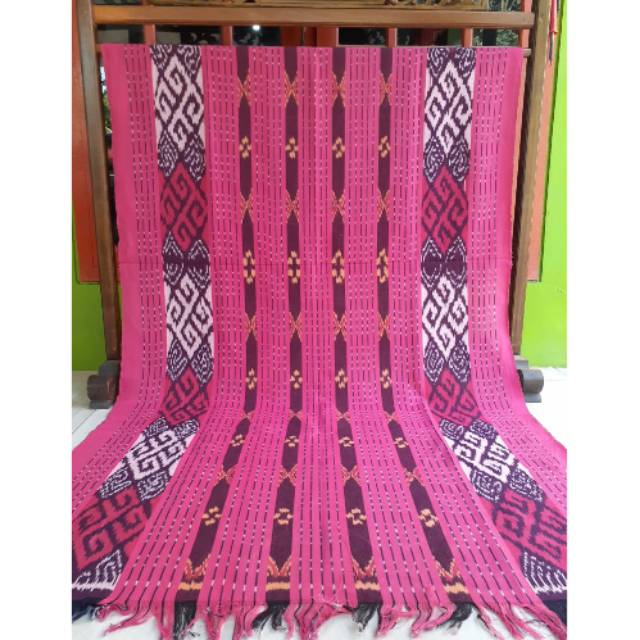 Kain Tenun Blanket Halusan pink motif toraja terbaru