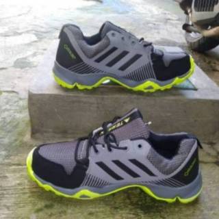  Sepatu  Badminton Atau Bulutangkis Pria ADIDAS  TEREX Sporty 