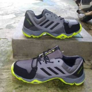  Sepatu  Badminton  Atau Bulutangkis  Pria ADIDAS TEREX Sporty 