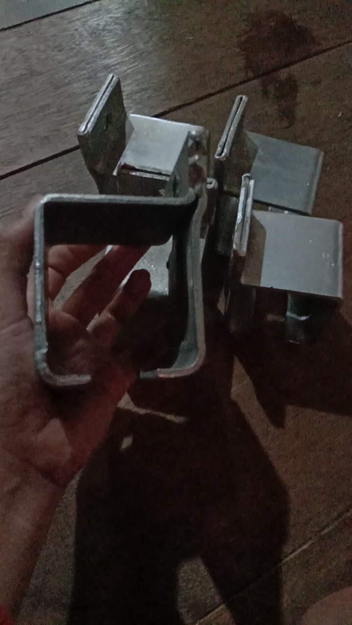 Braket Besar Rel Pintu Henderson Pintu Garasi Pintu Geser