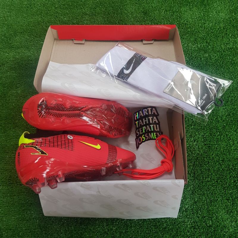sepatu bola nike mercurial
