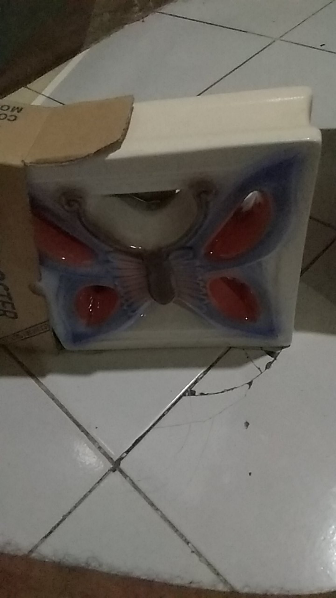 Roster Keramik Mukura Kupu Kupu 20 X 20 Cm