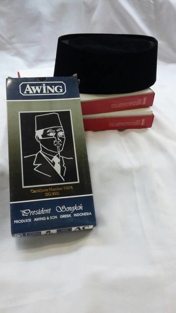 Peci awing hitam polos