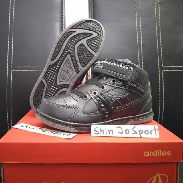 SEPATU SEKOLAH FULL BLACK ARDILES ORIGINAL ANAK SD SMP HITAM KRETEKAN TALI MURAH COWOK CEWEK TERBARU