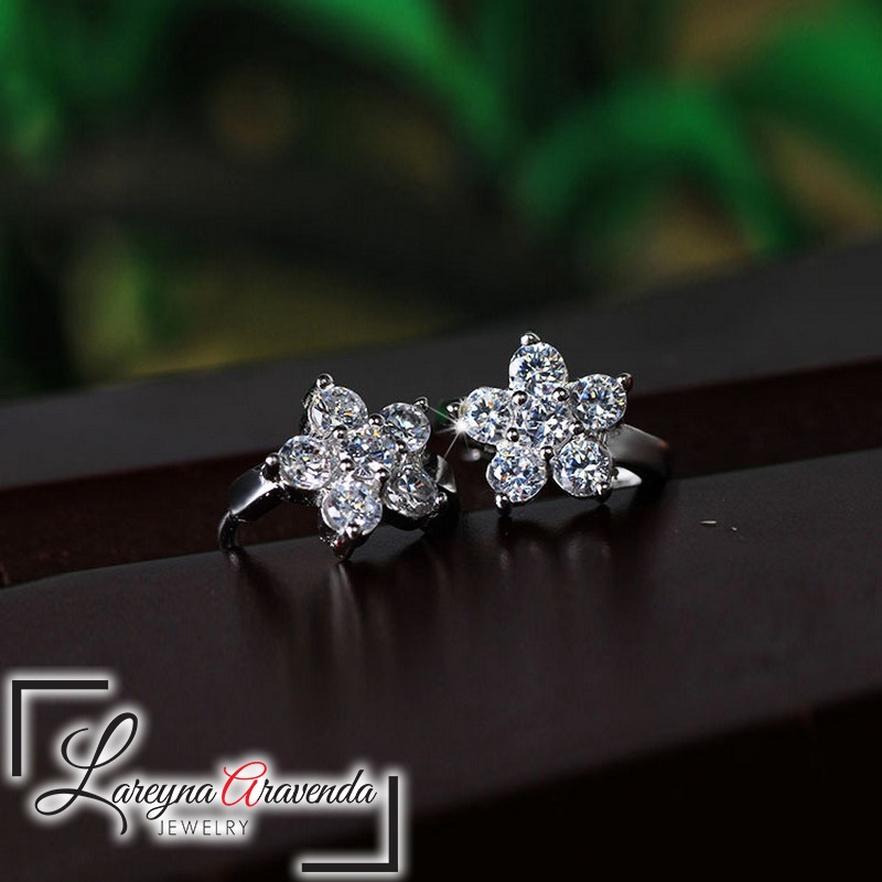 Anting Korea Wanita Perak S925 Model Bunga Kristal Crystal AT025