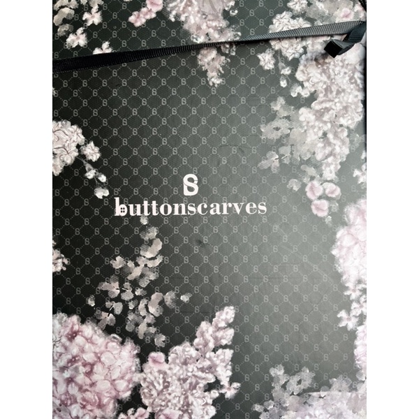 buttonscarves hydrangea noir