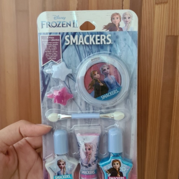 

Make up anak Frozen Smackers Berkualitas