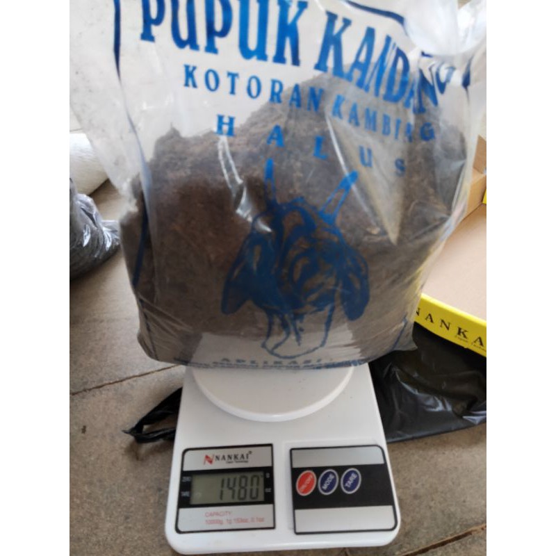 Pupuk kandang kotoran kambing halus