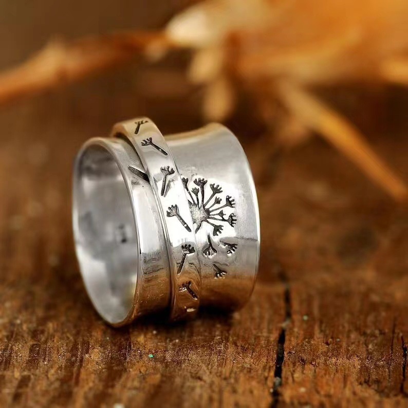 Cincin Dekompresi Desain Ukiran Bunga Dandelion Dapat Diputar Gaya Retro Eropa Amerika