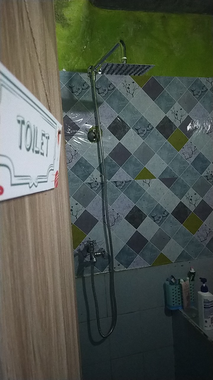 1 Set Wall Shower 8 Inc Tanpa Bobok Include Selang 2 Meter