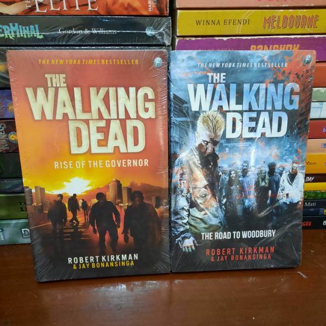 Novel Bundle Series The Walking Dead Rise of The Governor dan The Road to Woodbury by Robert Kirkman