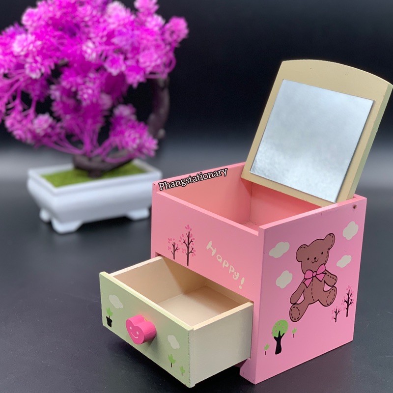 Kotak perkakas kayu medium