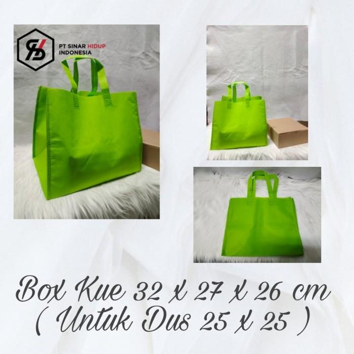 

Goodiebag Tas Kain / Goodie Bag Spunbond Box Kue Uk 32 X 27 X 26 Cm (P X L X T)