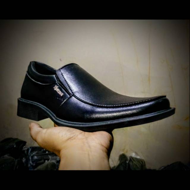 Sepatu Kickers Pantofel Sepatu Kerja Kantor Pria