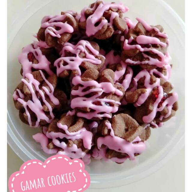 

Homemade kue lebaran choco strawberry cookies