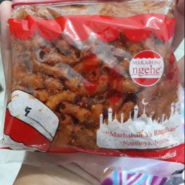 

Makaroni kering ngehe rasa pedas asin dan original tanpa bumbu