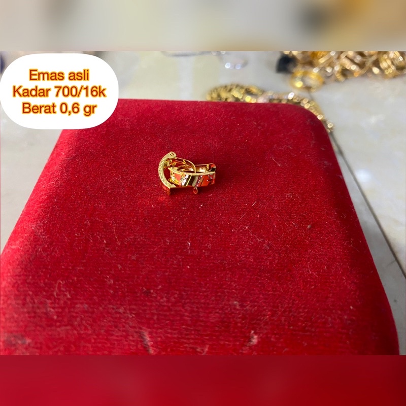 Anting jepit emas asli 700 berat 0.6-0.7 gr