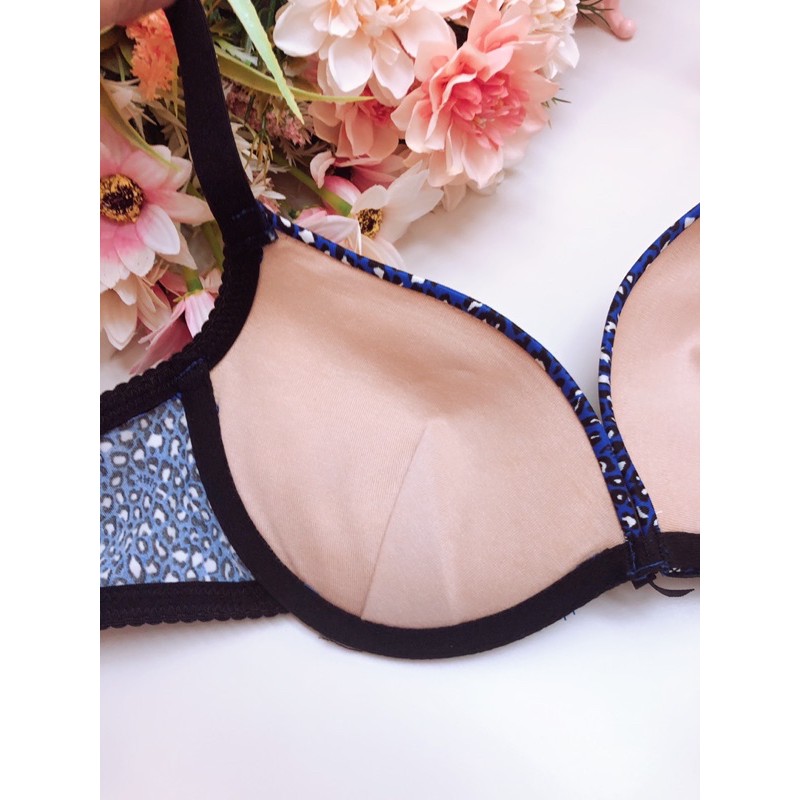 Bra (K-C38) Pakaian dalam wanita dengan bahan motif leopard / macan