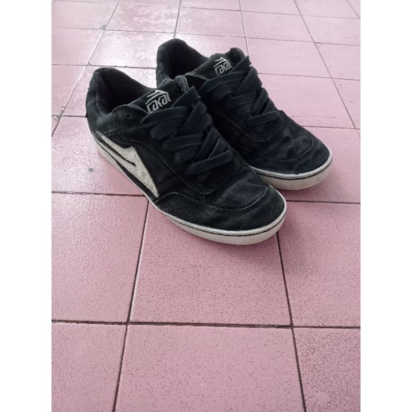 sepatu second skate lakai size 42