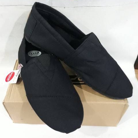MURAH Sepatu WAKAI hitam slip on pria original