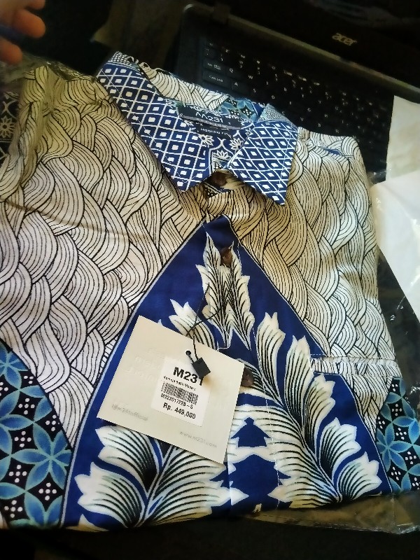 M231 Kemeja Pria Batik Panjang Biru 1722b