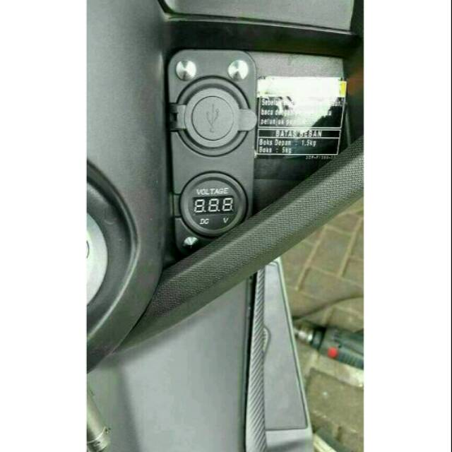 volt meter plus charger usb