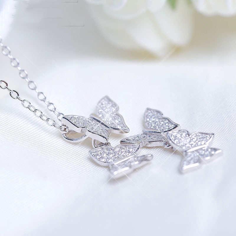 [Ready Stock]Fashion Retro Silver Plated Four Butterflies Diamond-Studded Necklace