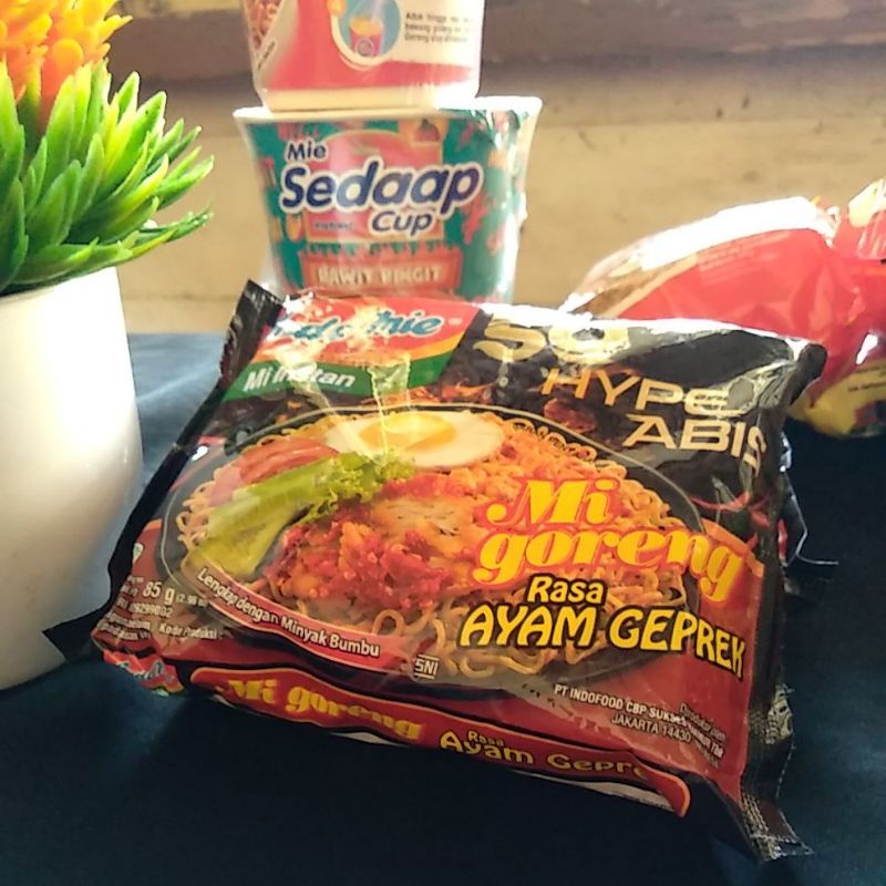 

indomie hype abis rasa ayam geprek