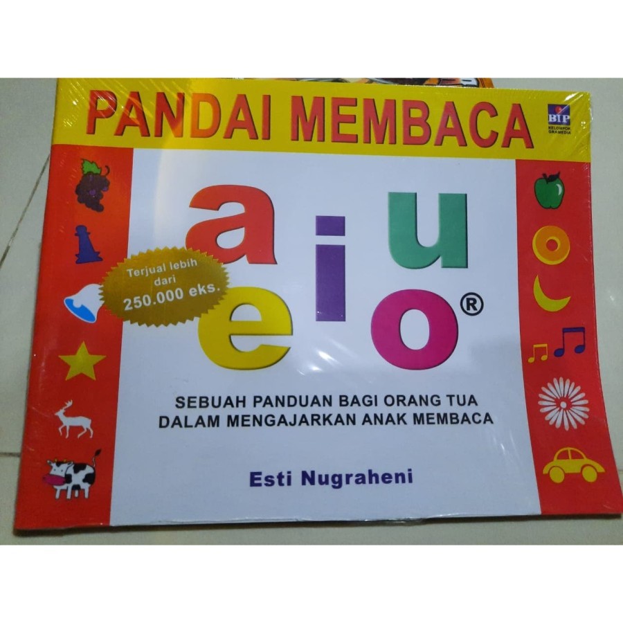 Pandai Membaca A I U E O ( cover baru )by Esti Nugraheni