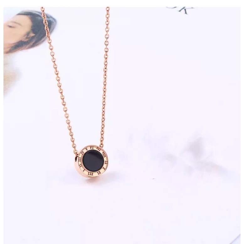 QQ Kalung Angka Romawi Bandul Menyatu Titanium