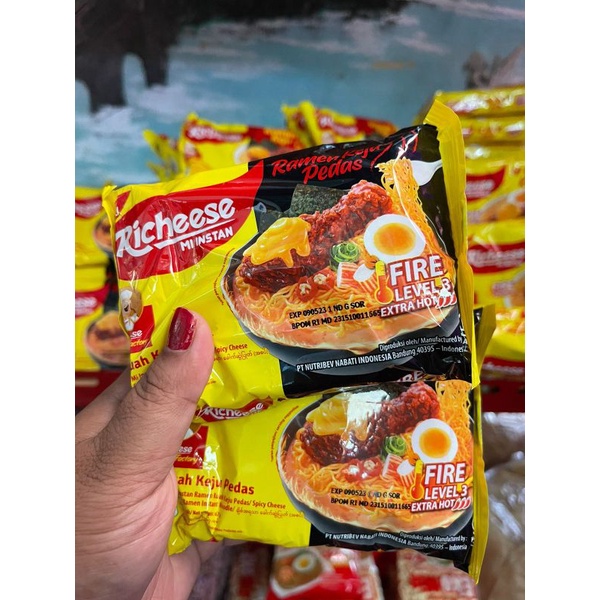 

Mie Richeesse Kuah Ramen Keju Pedas level 3