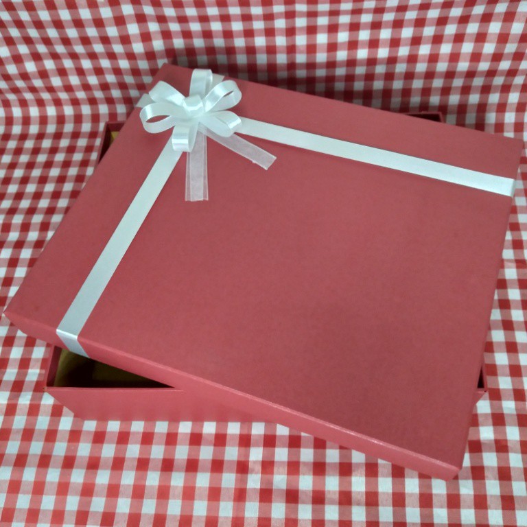 

Kotak Kado Gift Box 30x35x8 Kotak Hadiah Hampers Box Packaging Hadiah Box