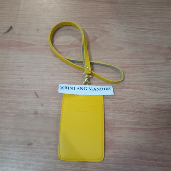 

Bergaransi Name Tag Id Card Tempat Kartu Id Card Tali Kuning 4 Slot Card Kulit Terlaris