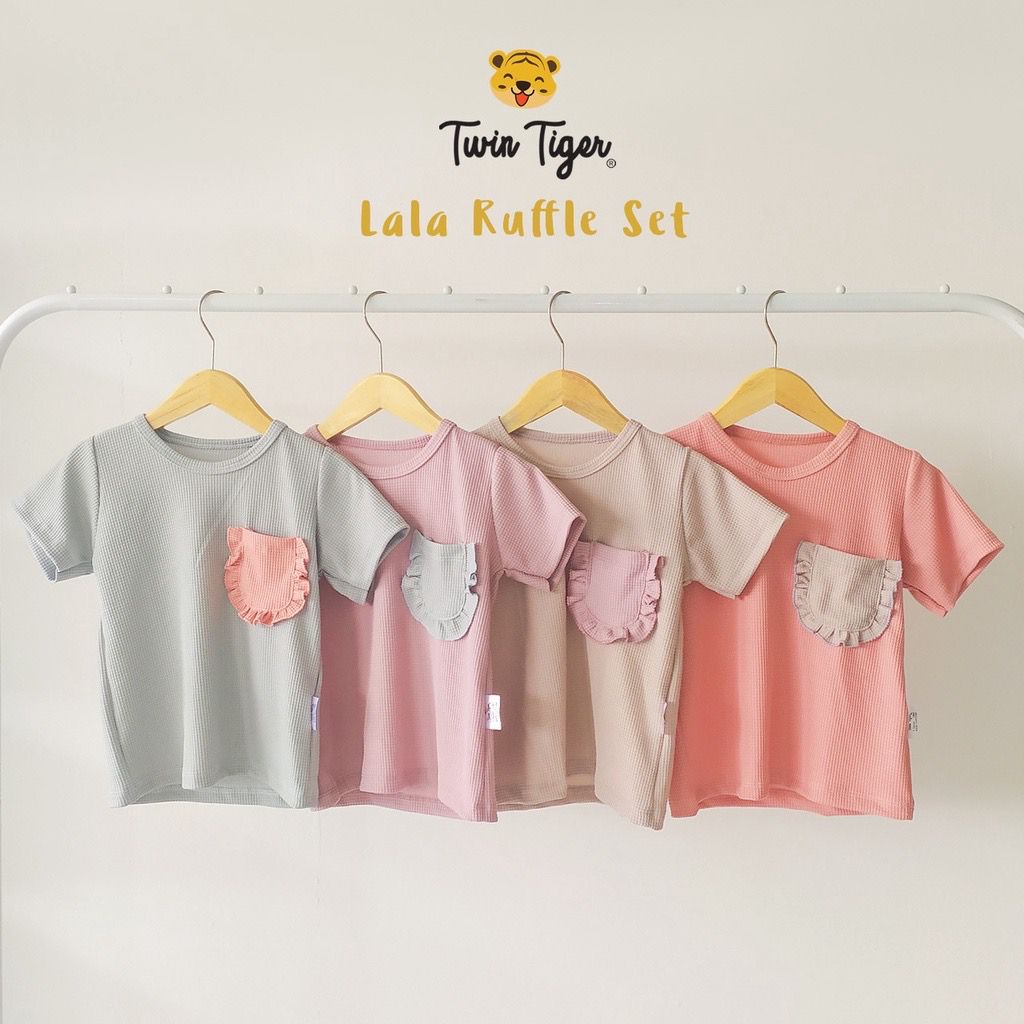 Twin Tiger Baby Setelan Lala Ruffle Set + Bandana Cantik