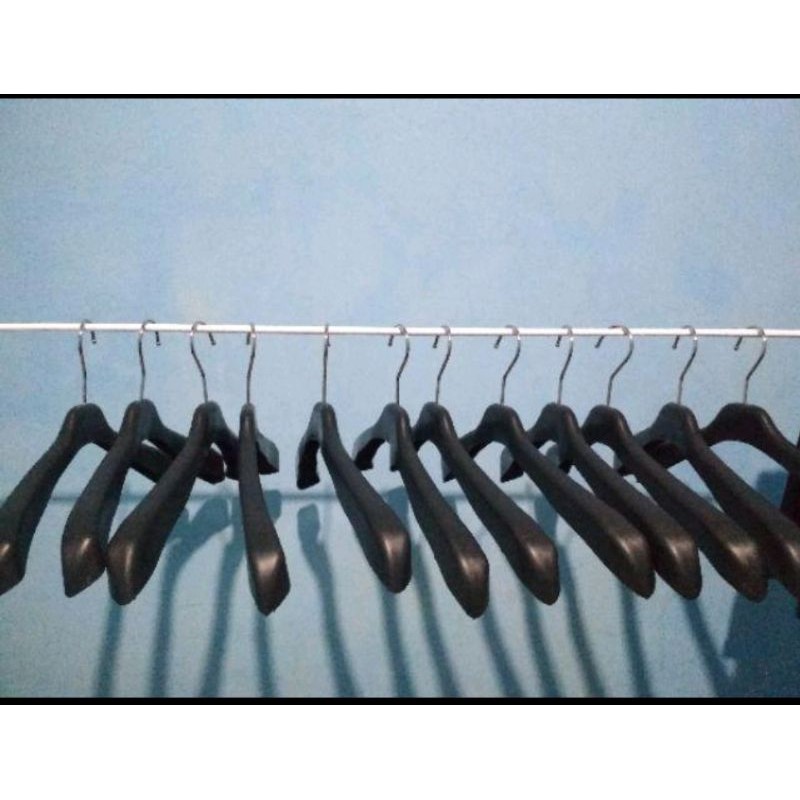 Hanger Gantungan Plastik Distro 181 Gantungan Baju - Jas Berkualitas (1 Lusin) Hitam Hanger Bebek